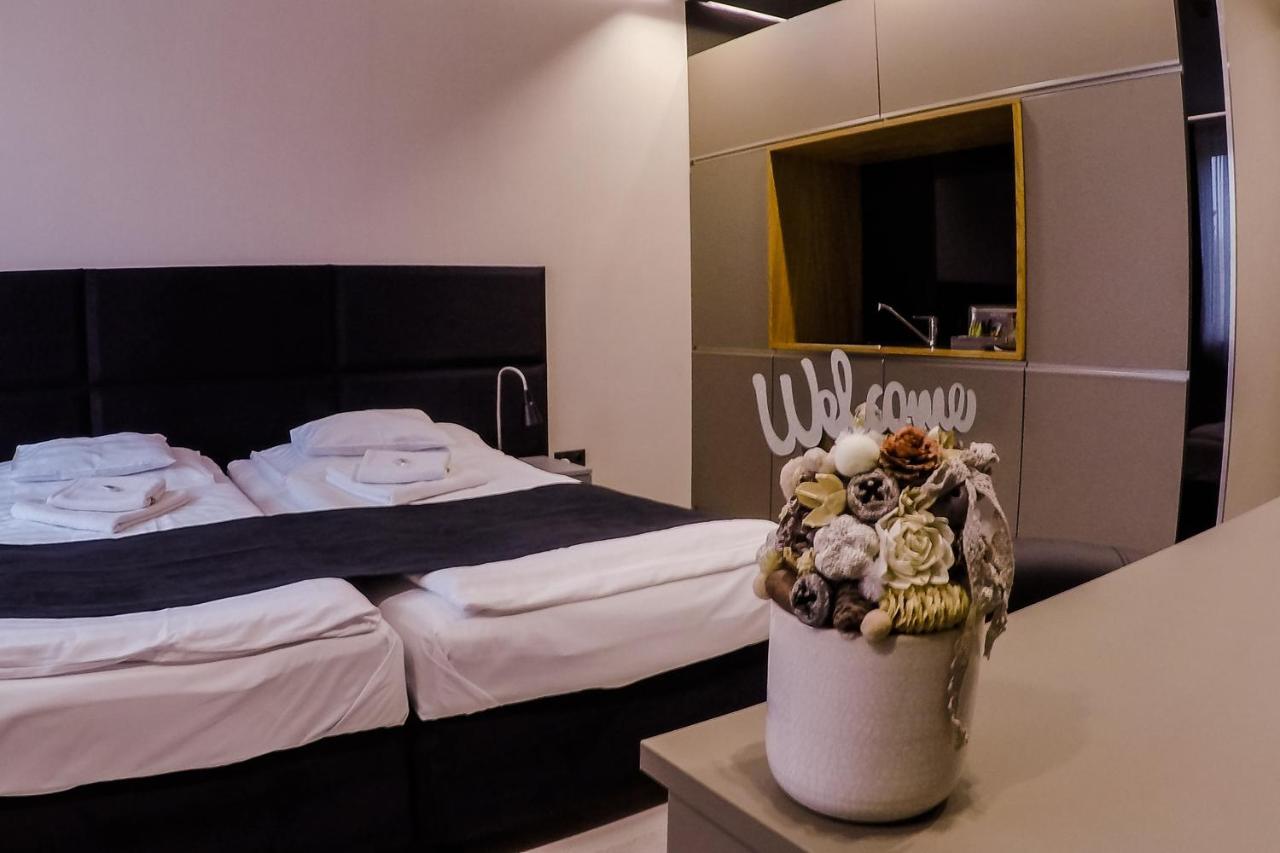 Sóház Panzió és Apartmanház Szolnok Extérieur photo