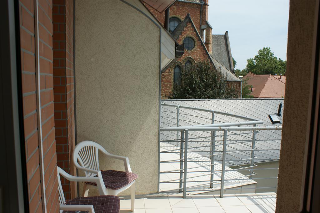 Sóház Panzió és Apartmanház Szolnok Extérieur photo