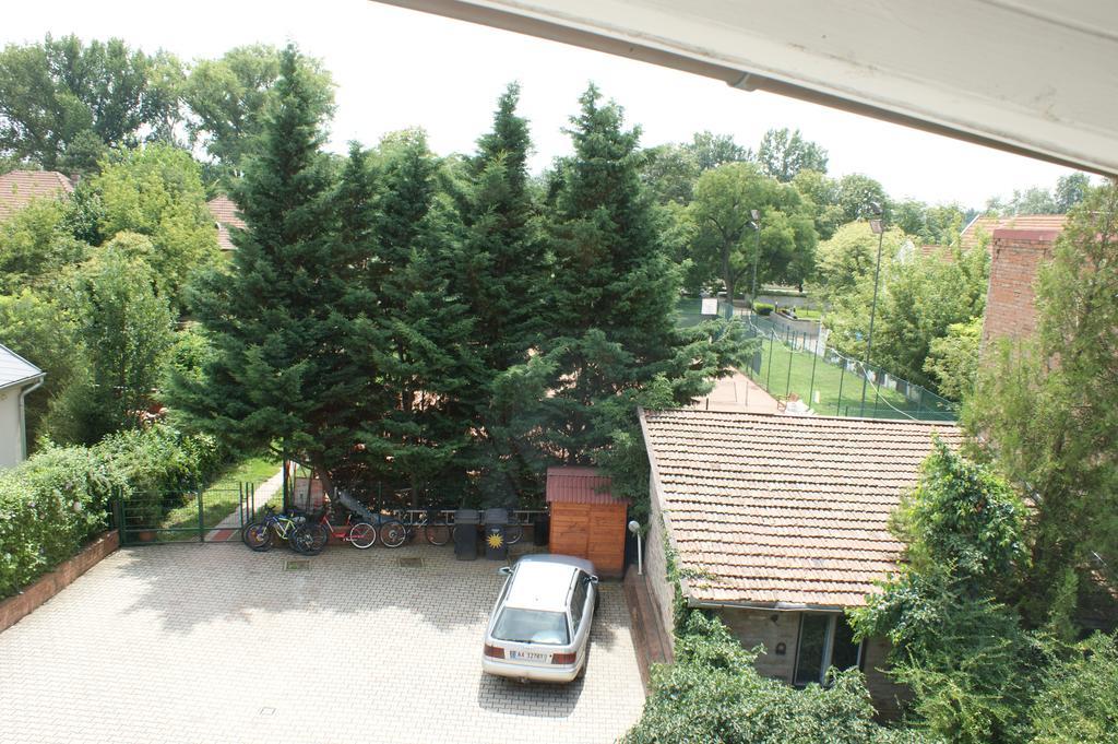 Sóház Panzió és Apartmanház Szolnok Extérieur photo
